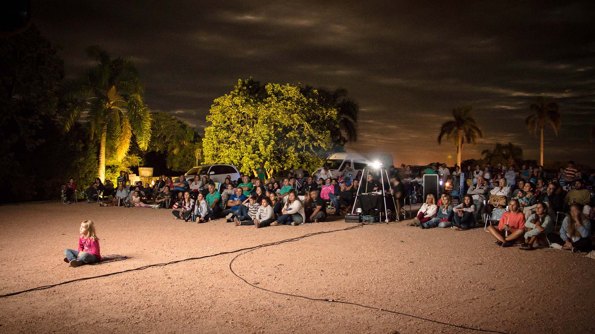 Armenian Mobile Cinema Itinerant Labs - | Arev - 