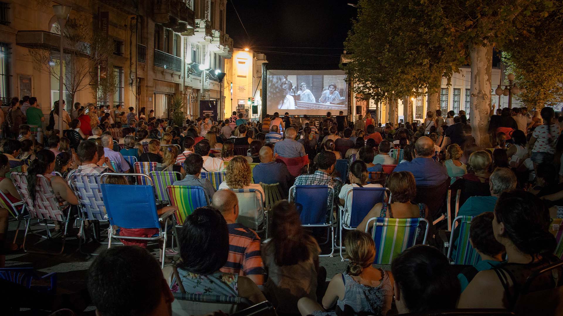 Armenian Mobile Cinema Itinerant Labs - | Arev - 